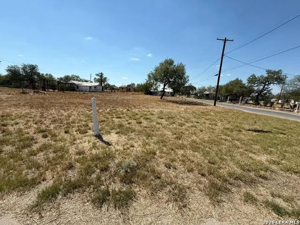 204 Hidalgo, Carrizo Springs
