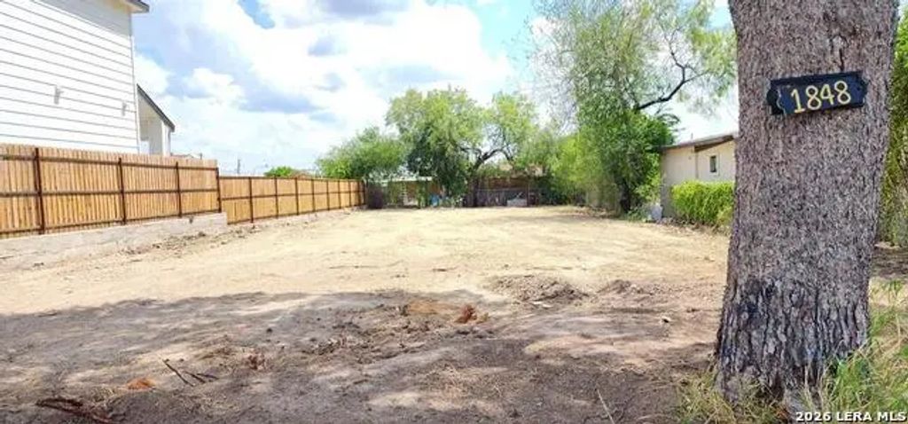 1848 Olive St, Eagle Pass
