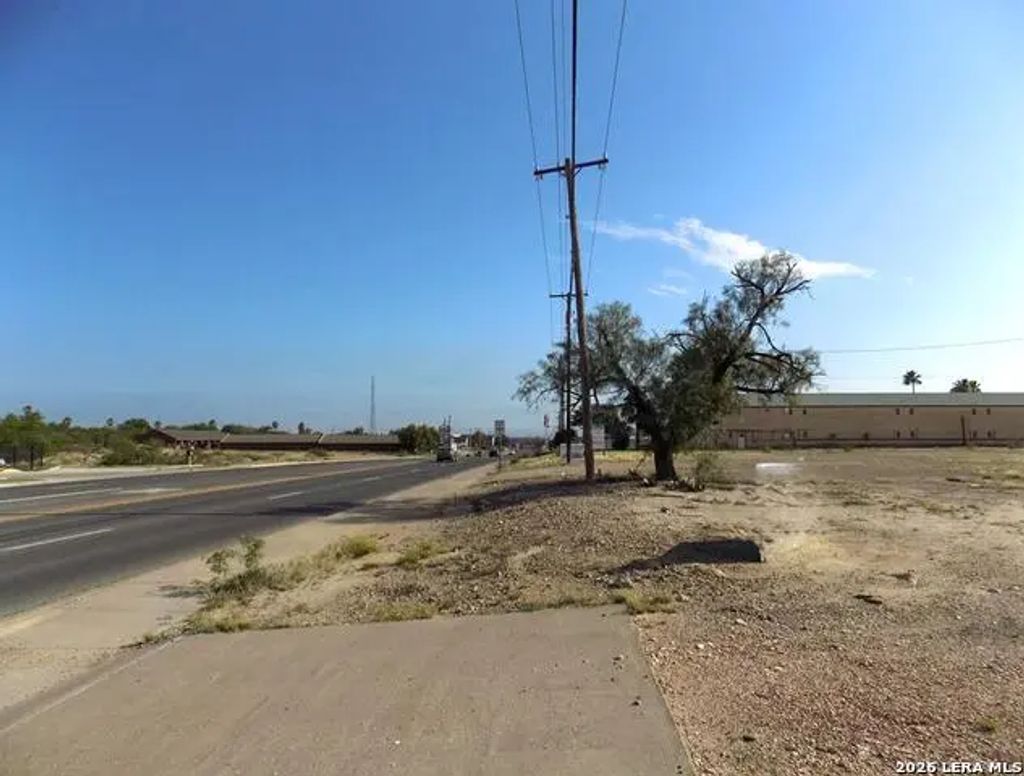 2028 Del Rio Blvd., Eagle Pass