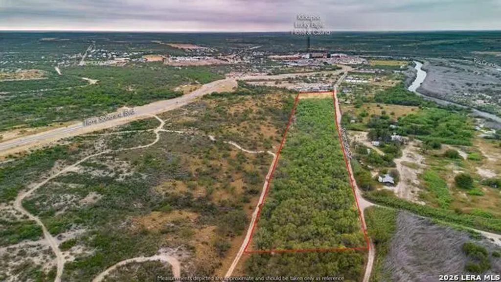 658 Riverside Dr, Eagle Pass