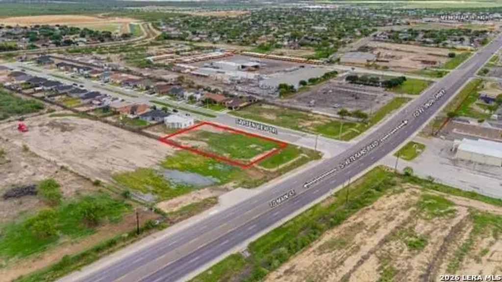 2809 Garden View Dr, Eagle Pass