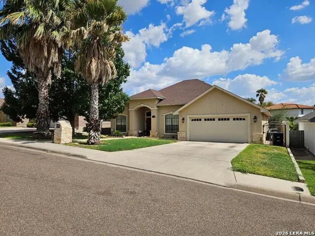 2296 Acapulco Drive, Eagle Pass