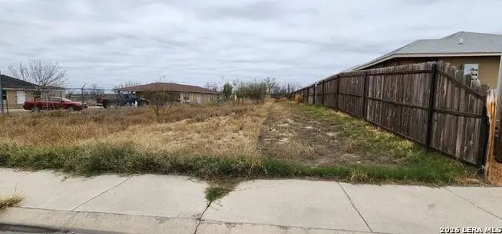 186 Quail Valley Dr., Eagle Pass