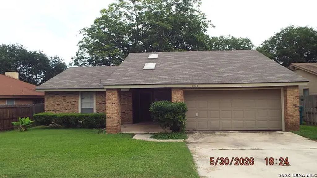 7810 Lazy Forest, Live Oak