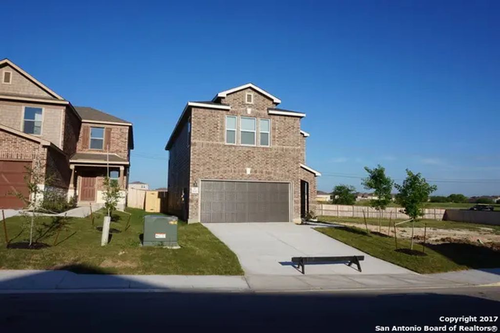 2610 Green Leaf Way, San Antonio