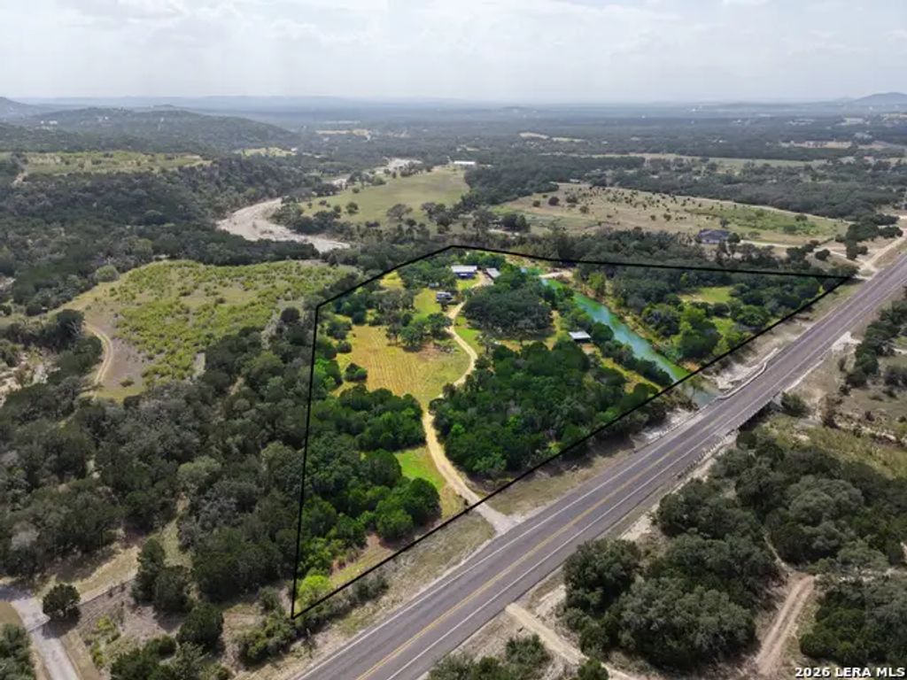 14156 State Highway 16 S, Pipe Creek