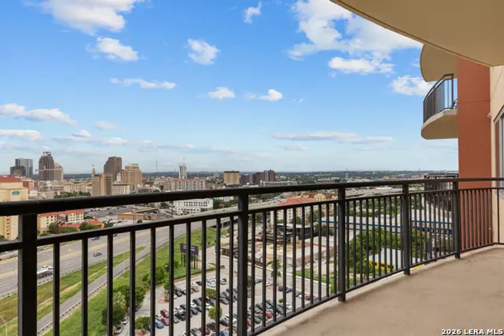 215 Center Unit 1608, San Antonio