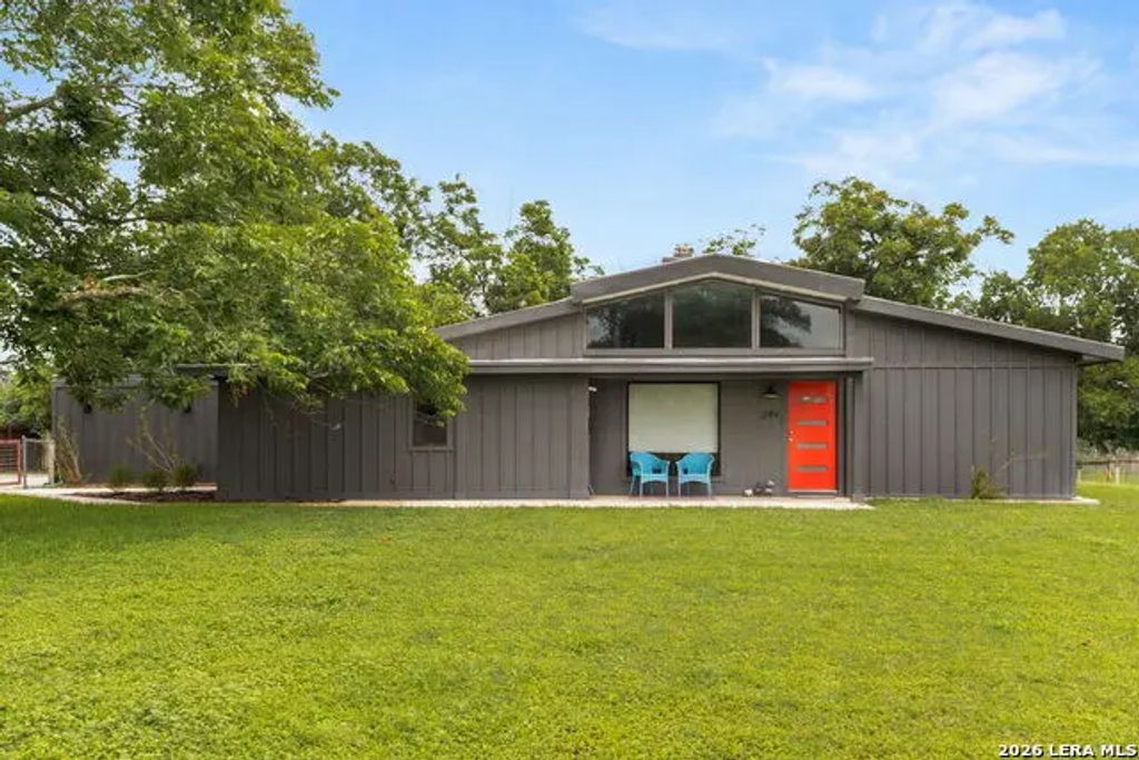 249 Signal Hill Rd, Seguin