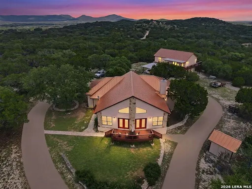 573 Hondo Oaks Dr, Tarpley