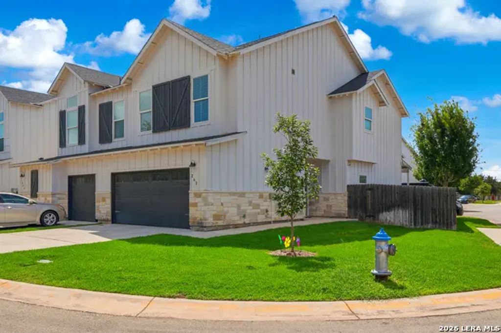 242 Topaz, New Braunfels