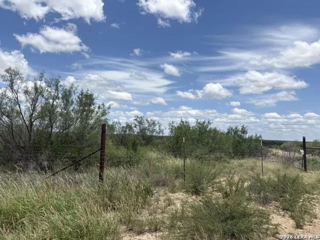 501 Moonlight Trail, Eagle Pass