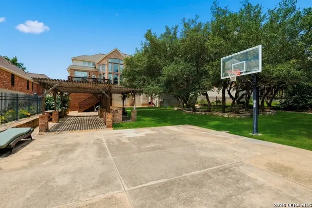 13126 Spring Run, Helotes