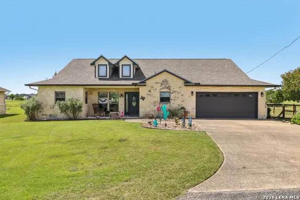 308 Wood View Cir, Bandera