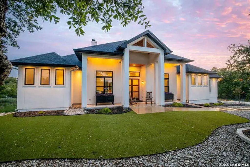1235 Ace Trl, New Braunfels