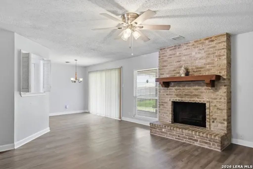 1039 S Ellison Dr, San Antonio