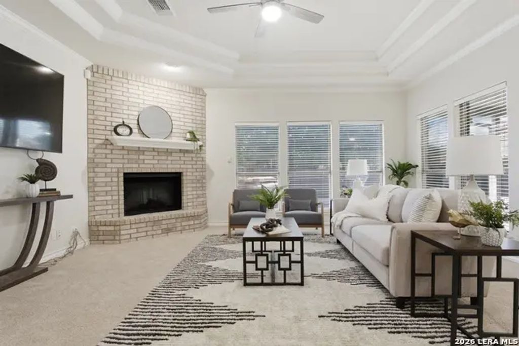 128 Alexandria St., La Vernia