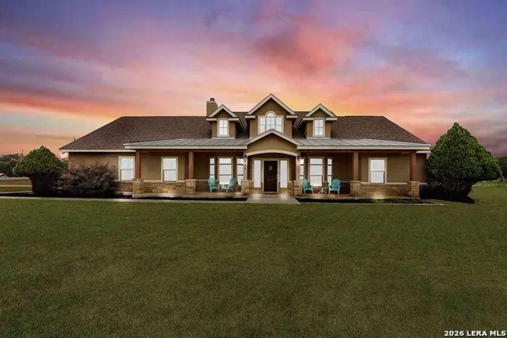 300 Rose Meadow Dr, La Vernia