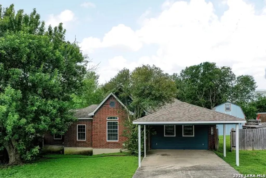 105 Sky Country Dr, New Braunfels