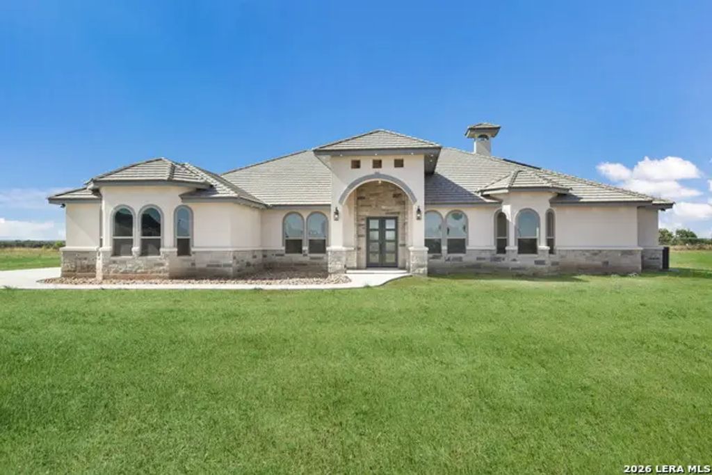 252 Venado Oaks, Castroville
