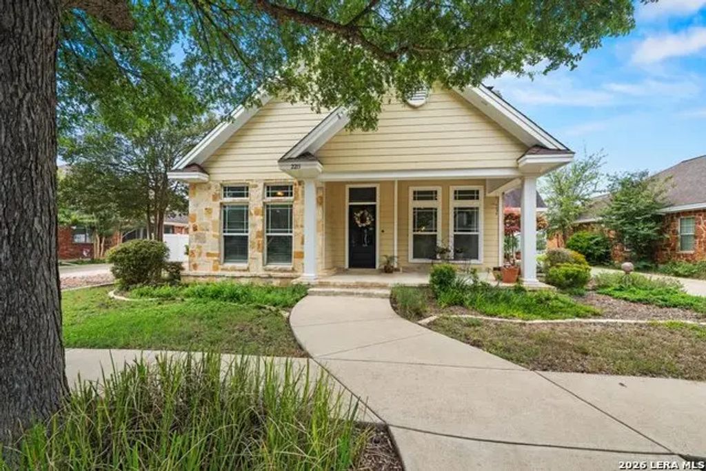 2215 Gruene Lake, New Braunfels