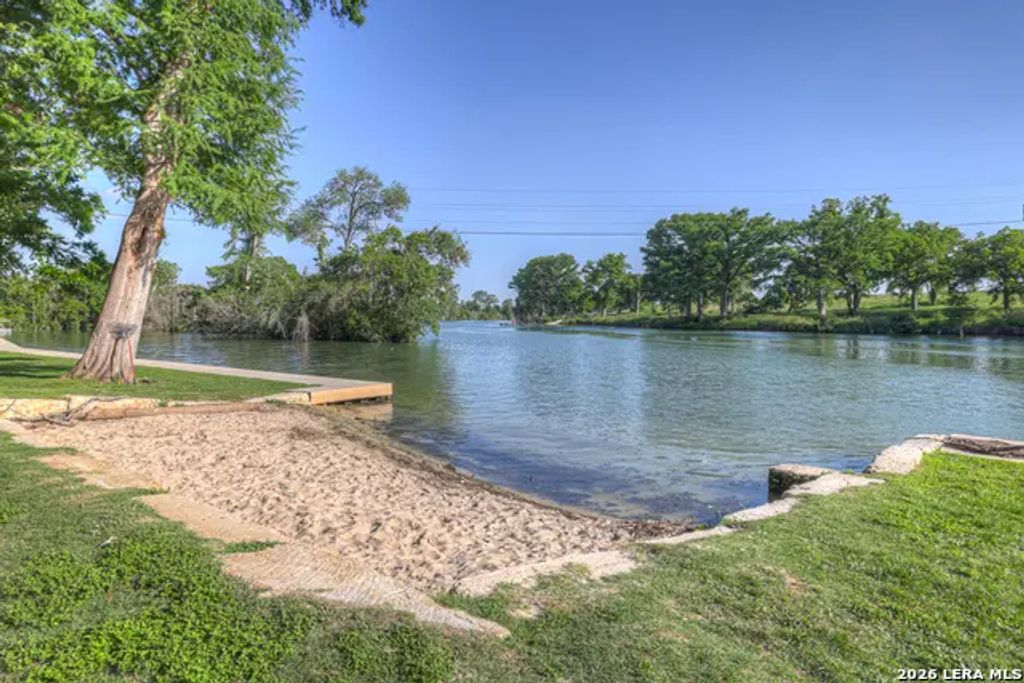 1116 River Rock, New Braunfels
