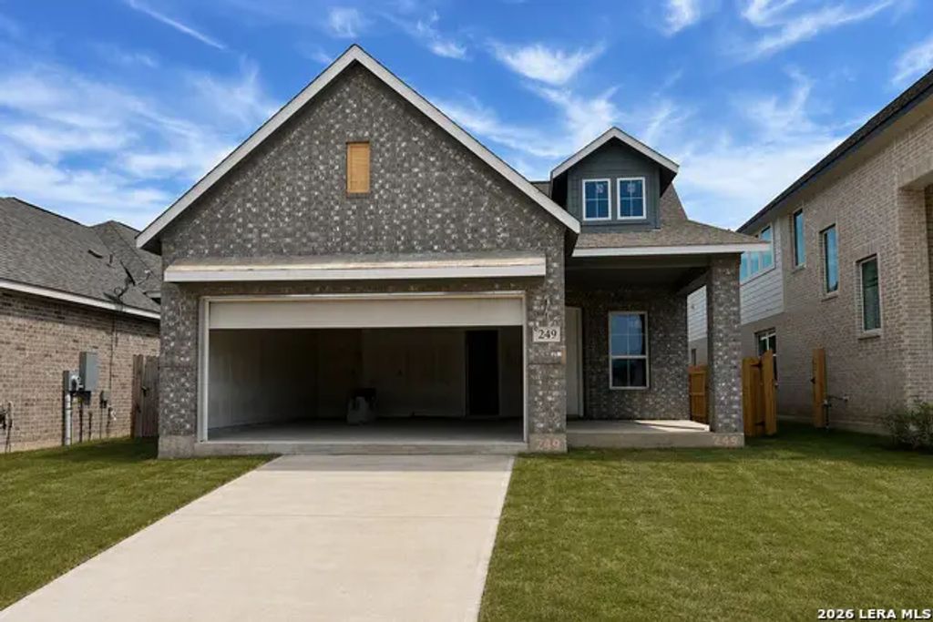 249 Alpine Lks, New Braunfels