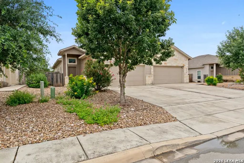 2213-2215 Avery Village, New Braunfels