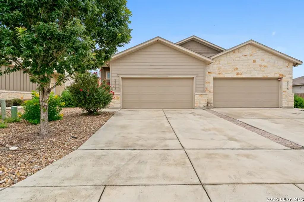 2213-2215 Avery Village, New Braunfels