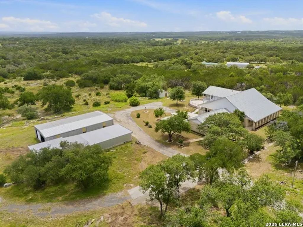 5621 Ranch Road 32, Blanco