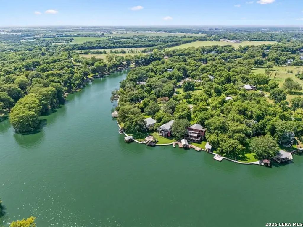 524 Turtle Ln, Seguin