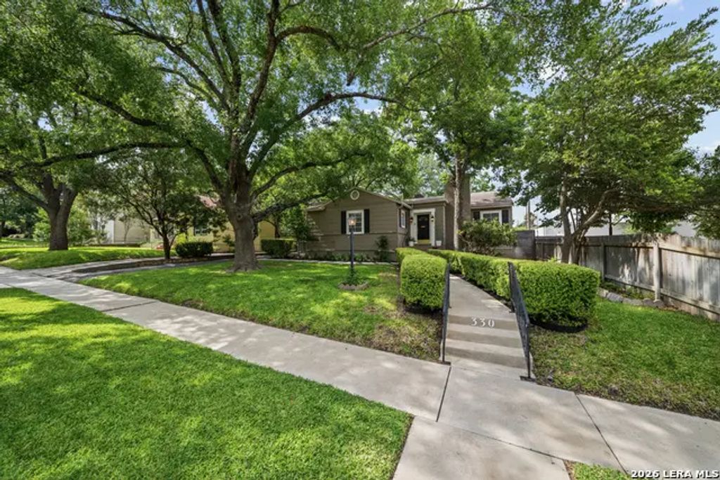 330 W Agarita Ave, San Antonio