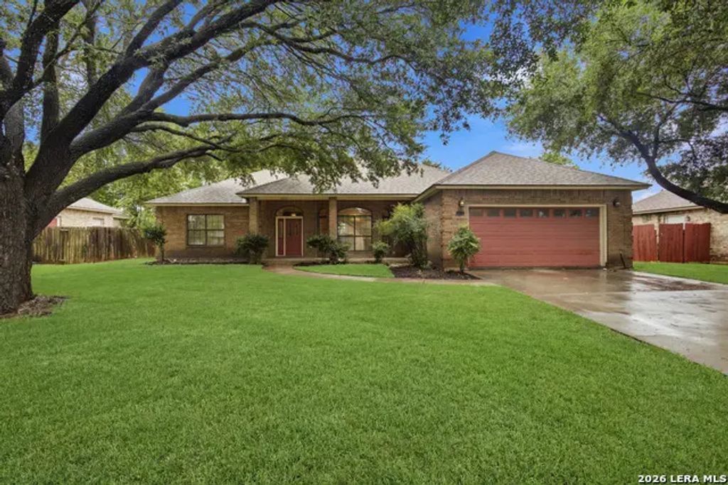 1073 Memorial Cir, New Braunfels
