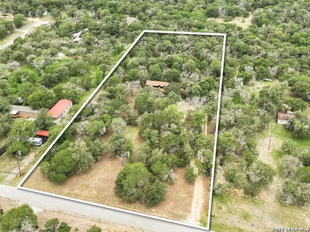 336 Lost Trail, La Vernia