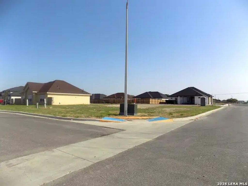 3298 Ethel Dr, Eagle Pass