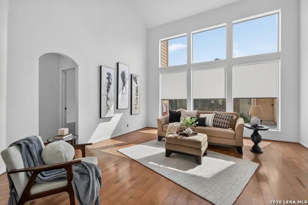 3027 Hidden Mdw, Seguin