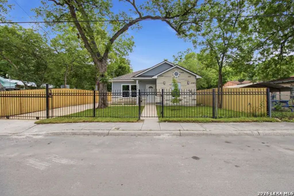 1544 Brighton, San Antonio