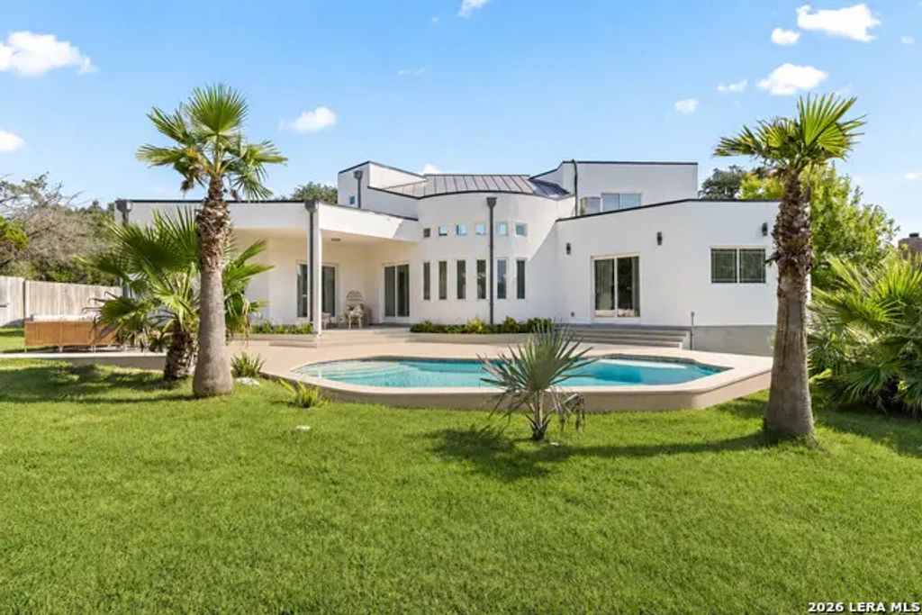 910 Silent Hollow, San Antonio