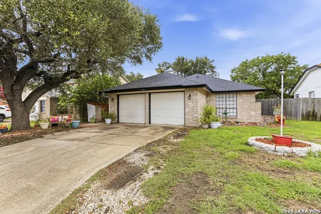 11406 Hatchet Pass, San Antonio