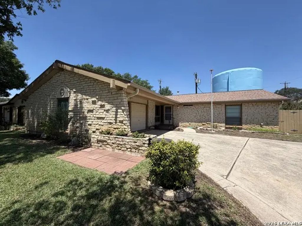 7821 Village Oak Dr, Live Oak