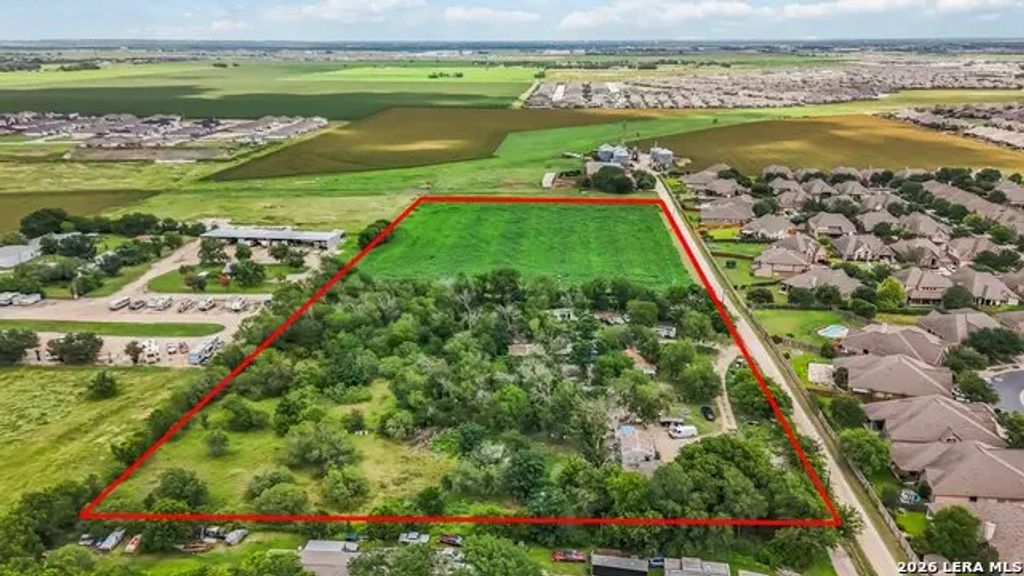 3275 N State Highway 46, Seguin