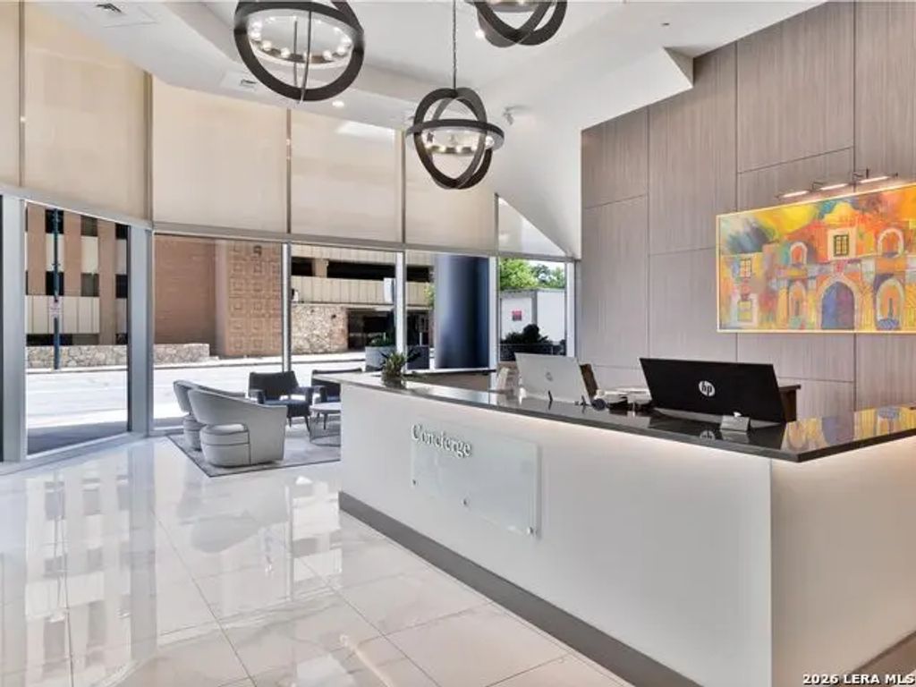 610 E Market St 2904, San Antonio