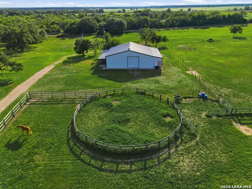 3200 Auxiliary Airport Road, Seguin