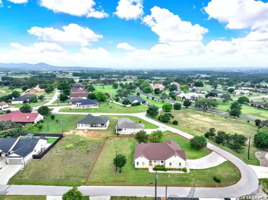 174 Edgewood, Bandera