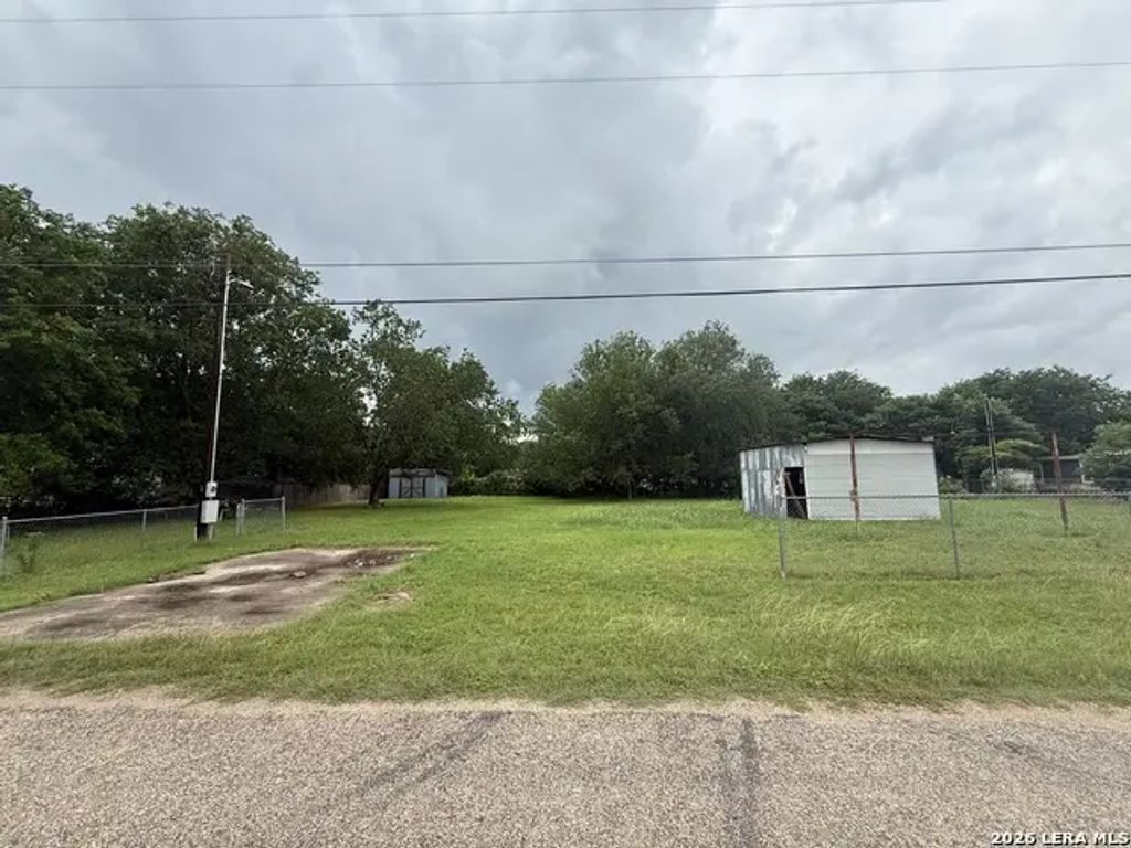 1654 Roadside Dr, Canyon Lake