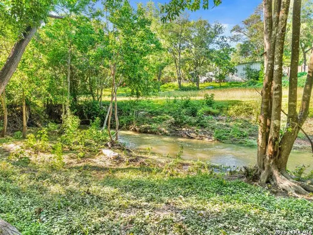 406 Irons St, Boerne