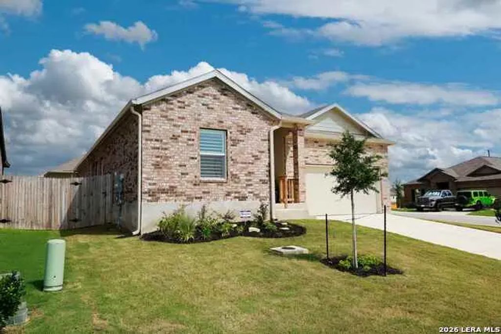 5904 American Elm, Bulverde