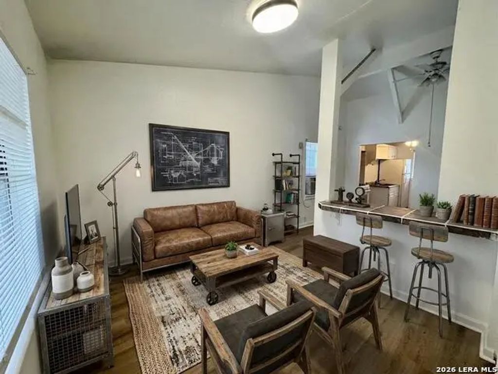 602 Lovett 5, San Antonio