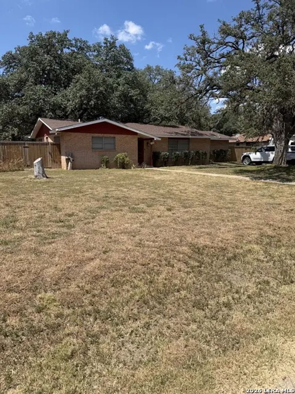 1001 N Hondo St, Sabinal