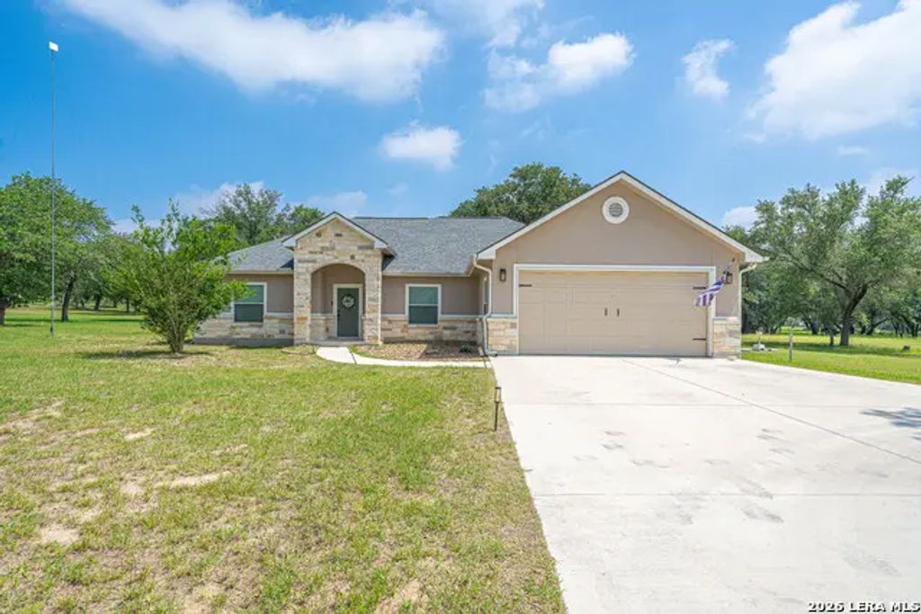 521 County Road 6868 E, Natalia
