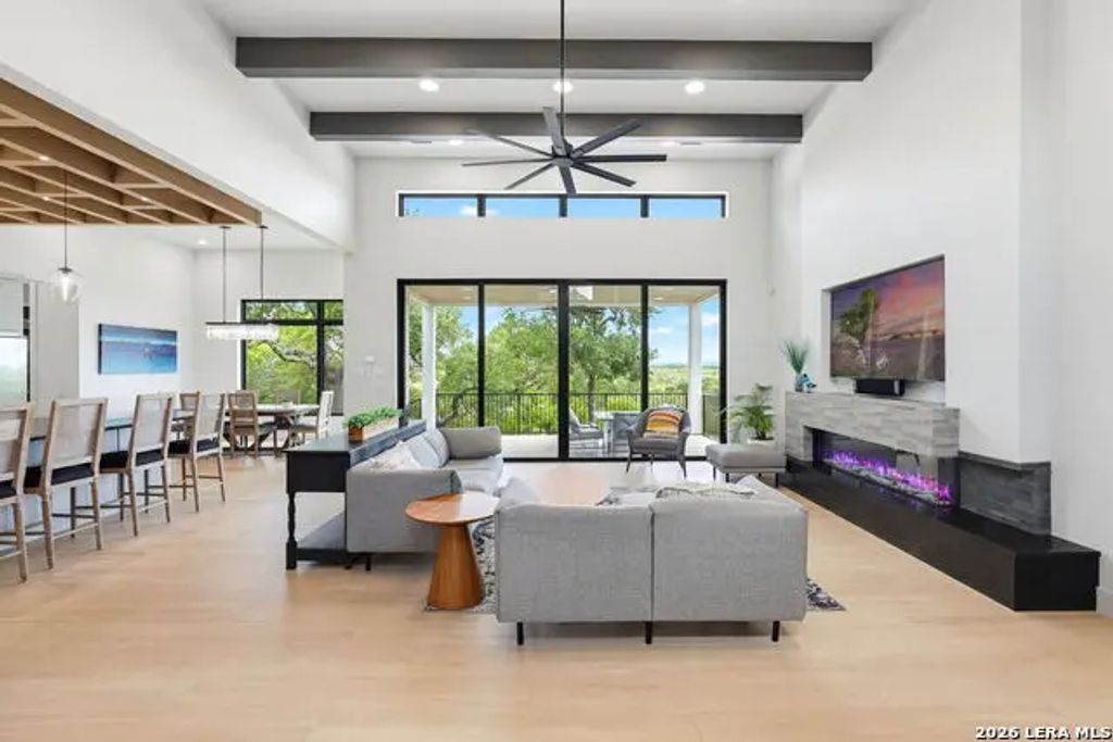 315 Lantana Mesa, Spring Branch
